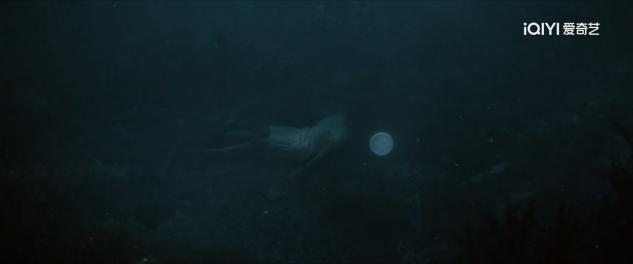 暗潮之下,一具女尸掀开的时代伤痕