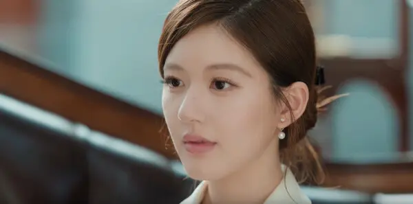 许我耀眼第1集剧照