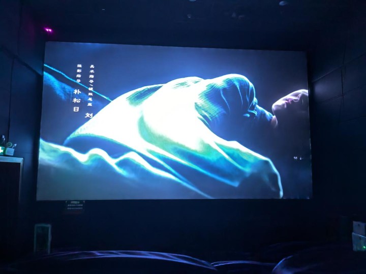 没有一句台词，却淋漓尽致地展现了什么是美得震撼！美得窒息！美得感动！